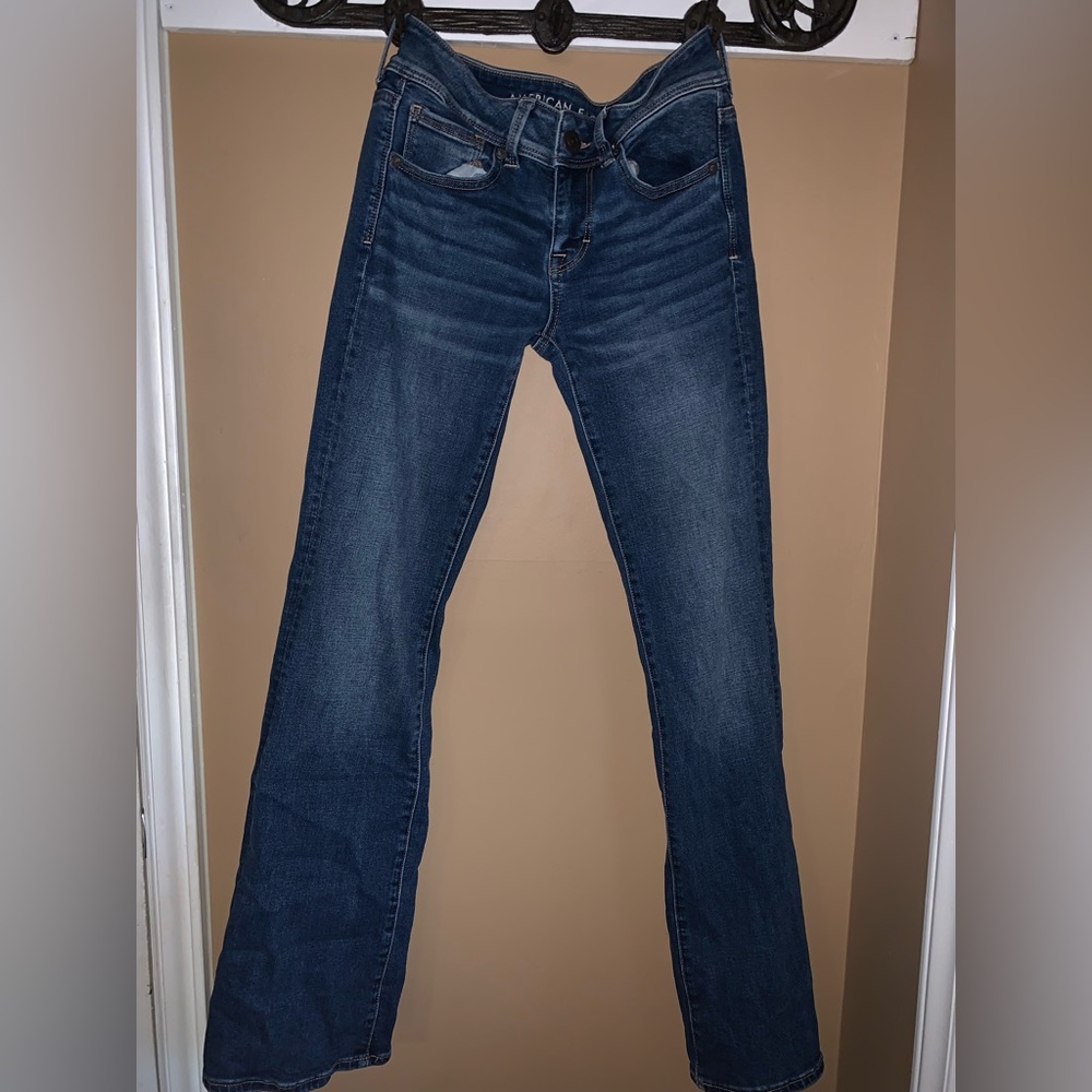 AMERICAN EAGLE BOOT CUT JEANS